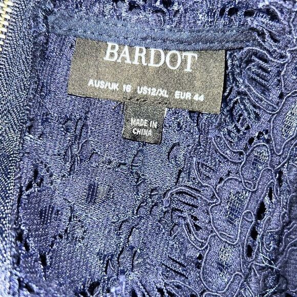 ✨BARDOT LACE PANEL DRESS✨ - Picture 9 of 10